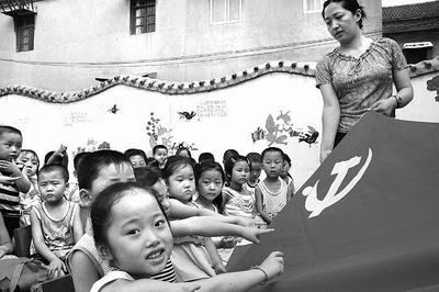 东风风光580音响坏了换音响要放几个